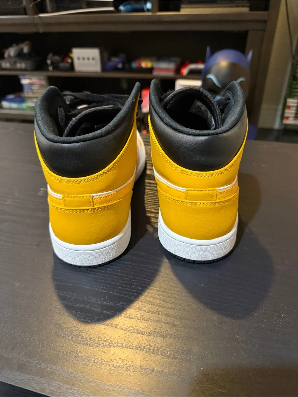 10.5 Men’s Jordan Mid-Top Sneakers in Yellow, White & Black